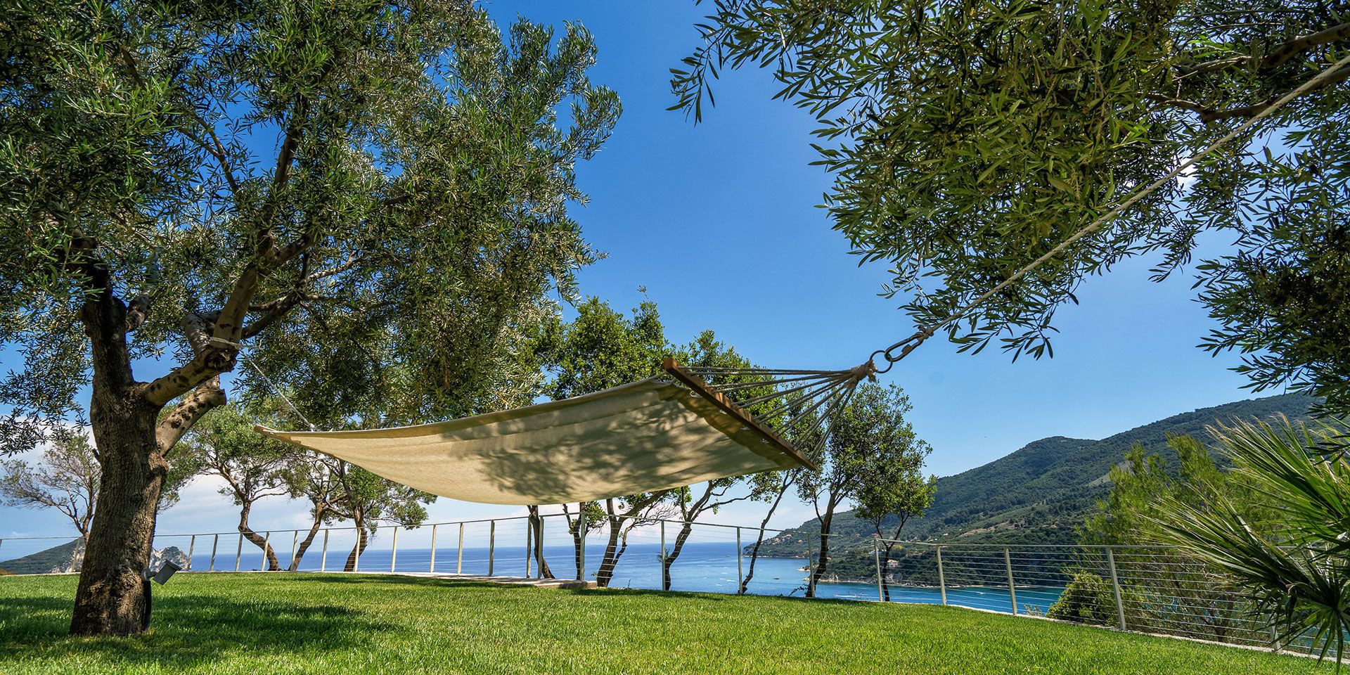 Artina Luxury Villa Zakynthos Link to NÜTZLICHE LINKS page